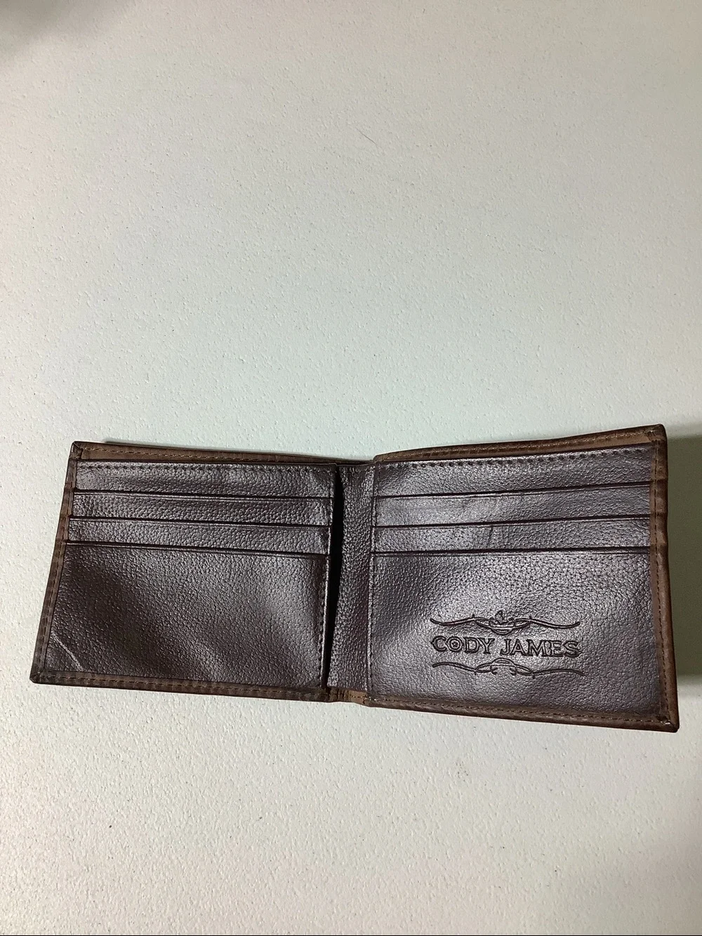 Cody James brown leather bi-fold wallet